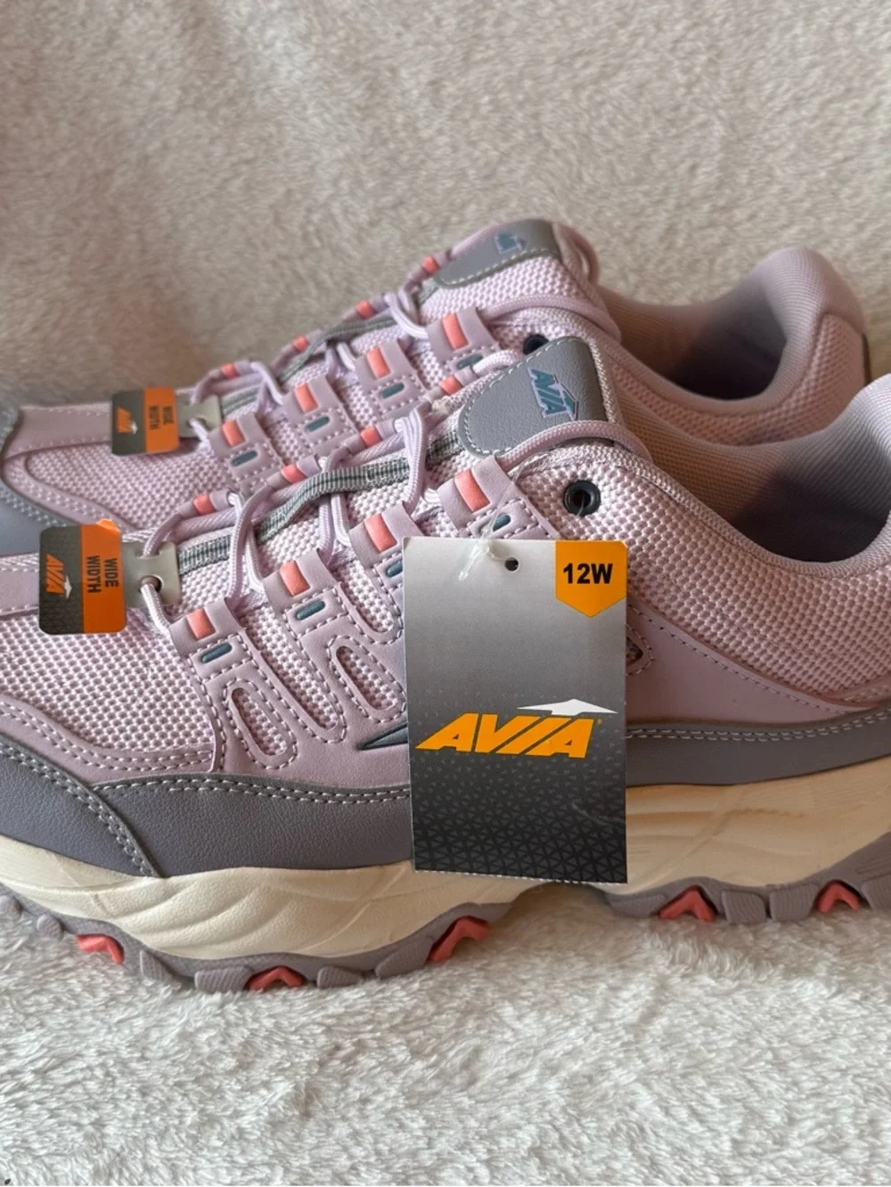 Avia light purple